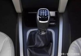 手动档车正确起步方法(手动档车正确起步方法操作流程近)