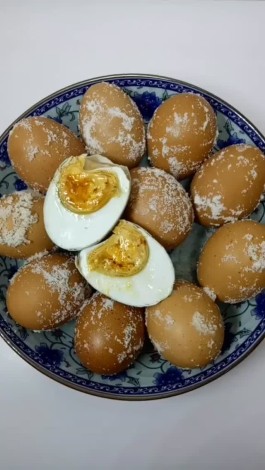腌咸鸡蛋的方法(快速腌咸鸡蛋的方法)