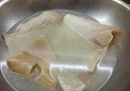 皮冻的熬制方法(肉馅皮冻的熬制方法)