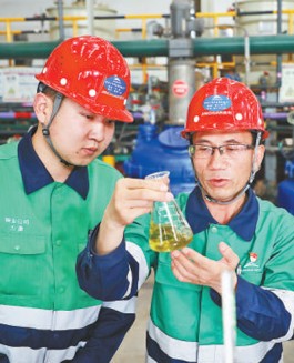 千次实验终成高效炼金（二十大代表风采）