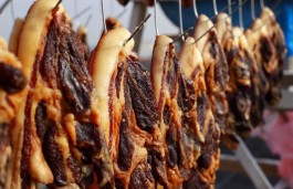 腊肉的腌制方法视频(酱油腊肉的腌制方法视频)