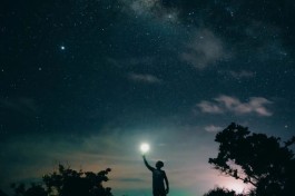 国内元宇宙第一股上市，只有5项发明专利