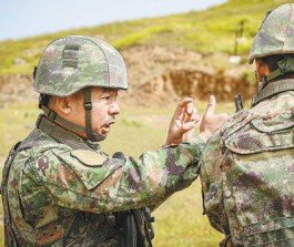 冲锋在前续写连队荣光（二十大代表风采）