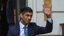 英国推迟财政预算，英镑升至六周高位，下周加息75个基点？