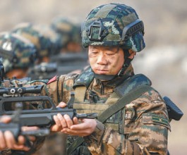 特战尖兵誓为军旗增辉（二十大代表风采）